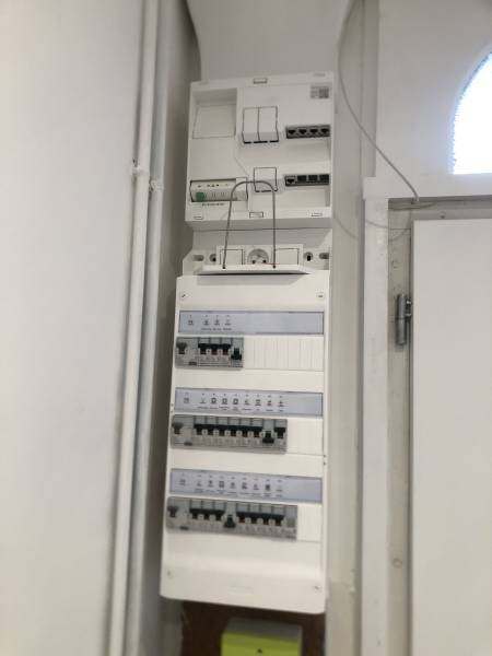 Tableau électrique et coffret de communication