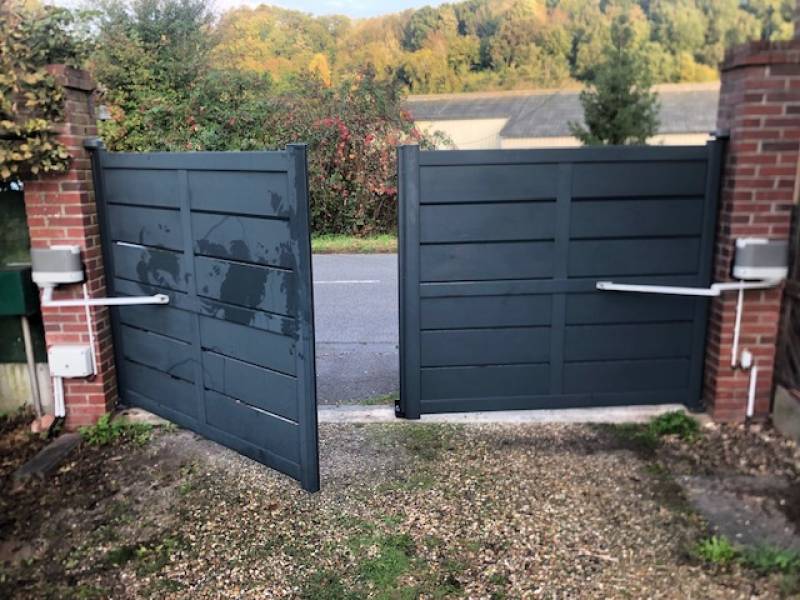 Installation électrique de portail battant au Havre 